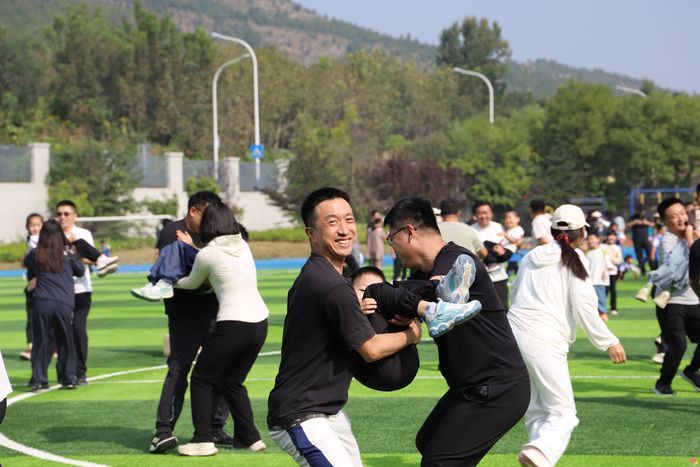 秋季运动会活力开幕，多彩项目点亮校园——历城区智轩学校小学部举行秋季运动会