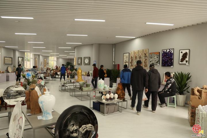 2025济南望岳康体公园“花漾泉城璀璨工美”主题系列活动盛大启幕