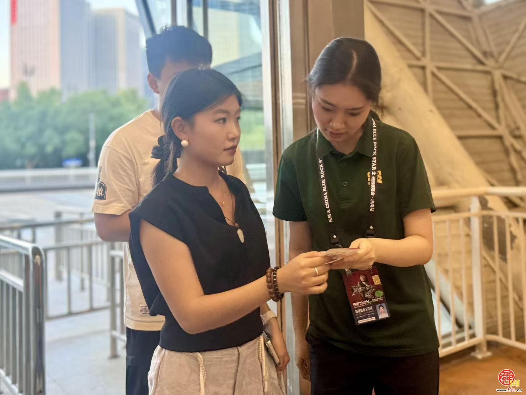 伍佰&ChinaBlueROCKSTAR2巡演济南站双日连唱 摇滚IP撬动泉城文旅消费