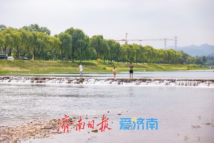 高温退场凉意来袭 济南玉符河成市民周末纳凉露营好去处