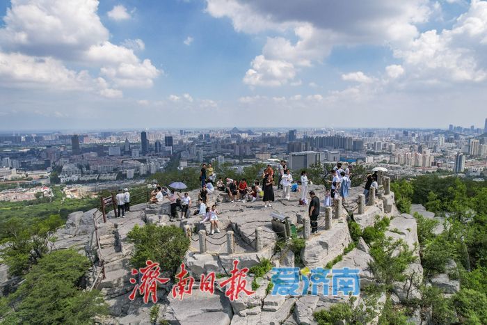 一年四季 泉在济南丨雨霁云开登高望远，千佛山上风景独好