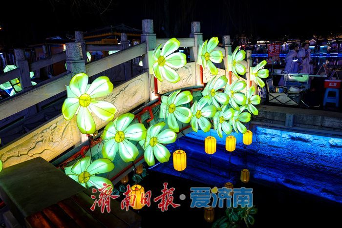 古桥披上喜庆盛装 济南明府城年味渐浓