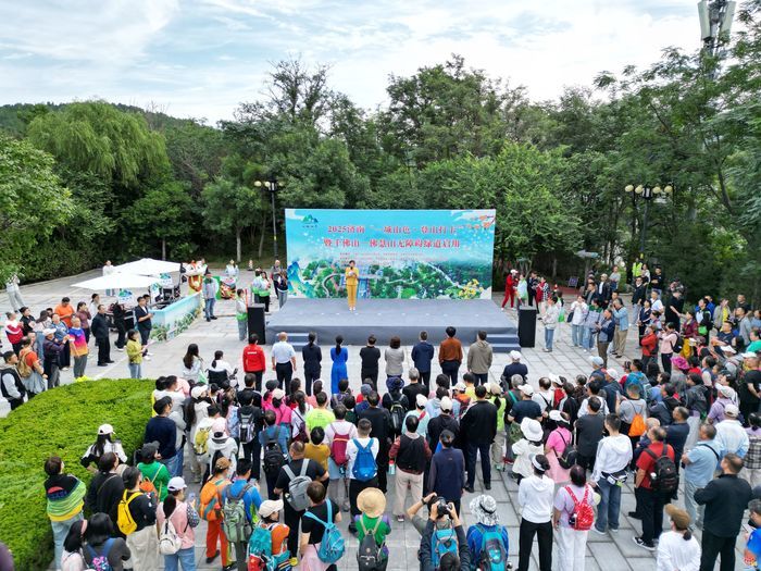 千佛山—佛慧山无障碍绿道今启用！邀“一城山色·登山打卡”活动近千市民见证