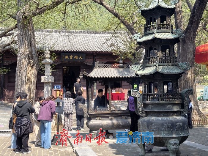 灵岩寺春日文旅热度攀升，千年古刹焕发时代新活�? height=