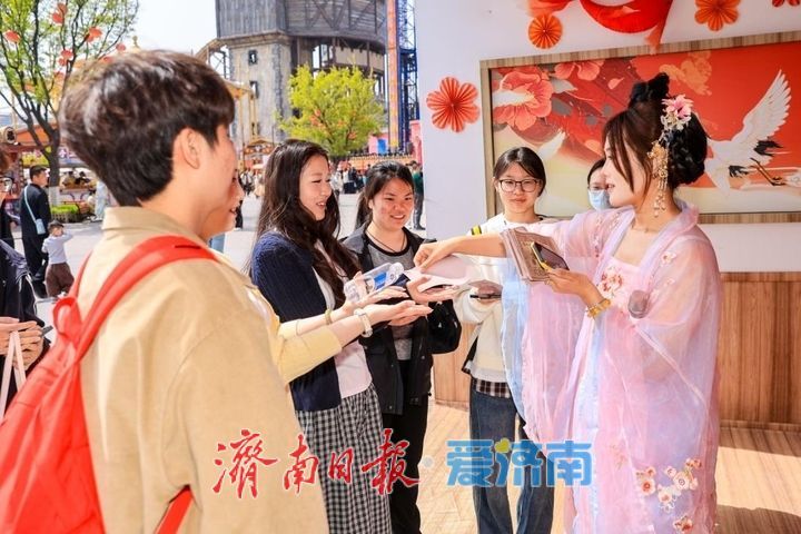 “五一”活动精彩纷呈 品质服务双提升 假期第三天全市30家旅游景区共接待游客97.85万人次