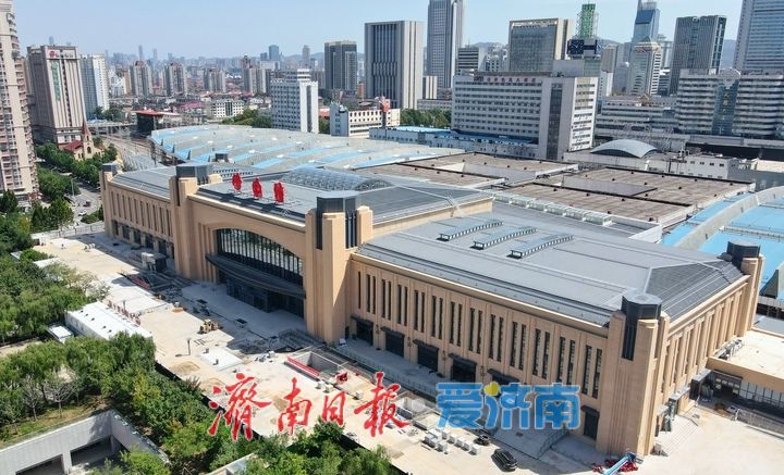 济南站增设北站房项目外装基本结束