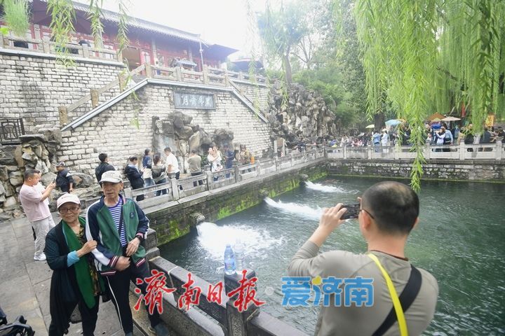 一年四季 泉在济南丨“国庆”8连涨逼近30米大关，黑虎泉水位达到3年来最高