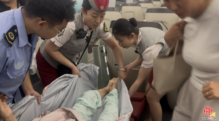 “薪火”映初心 真情满旅途——济南客运段“薪火”志愿服务队暑运纪实