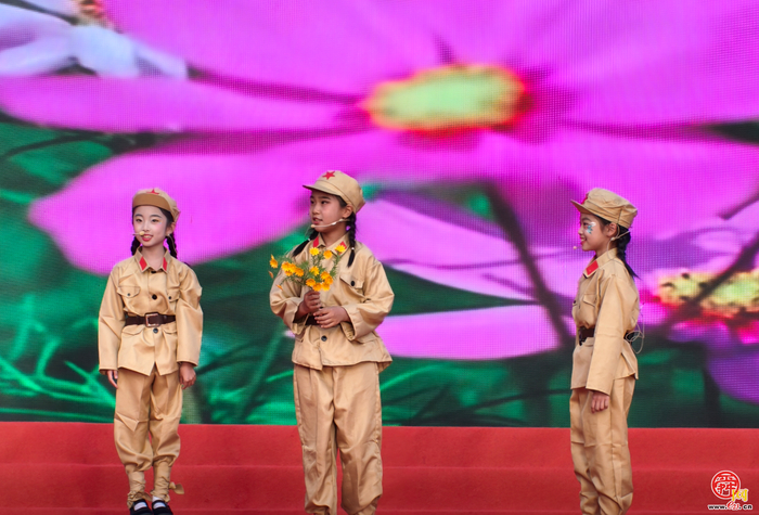 童心向党颂风华——唐冶中学小学部朗诵《永远的格桑梅朵》