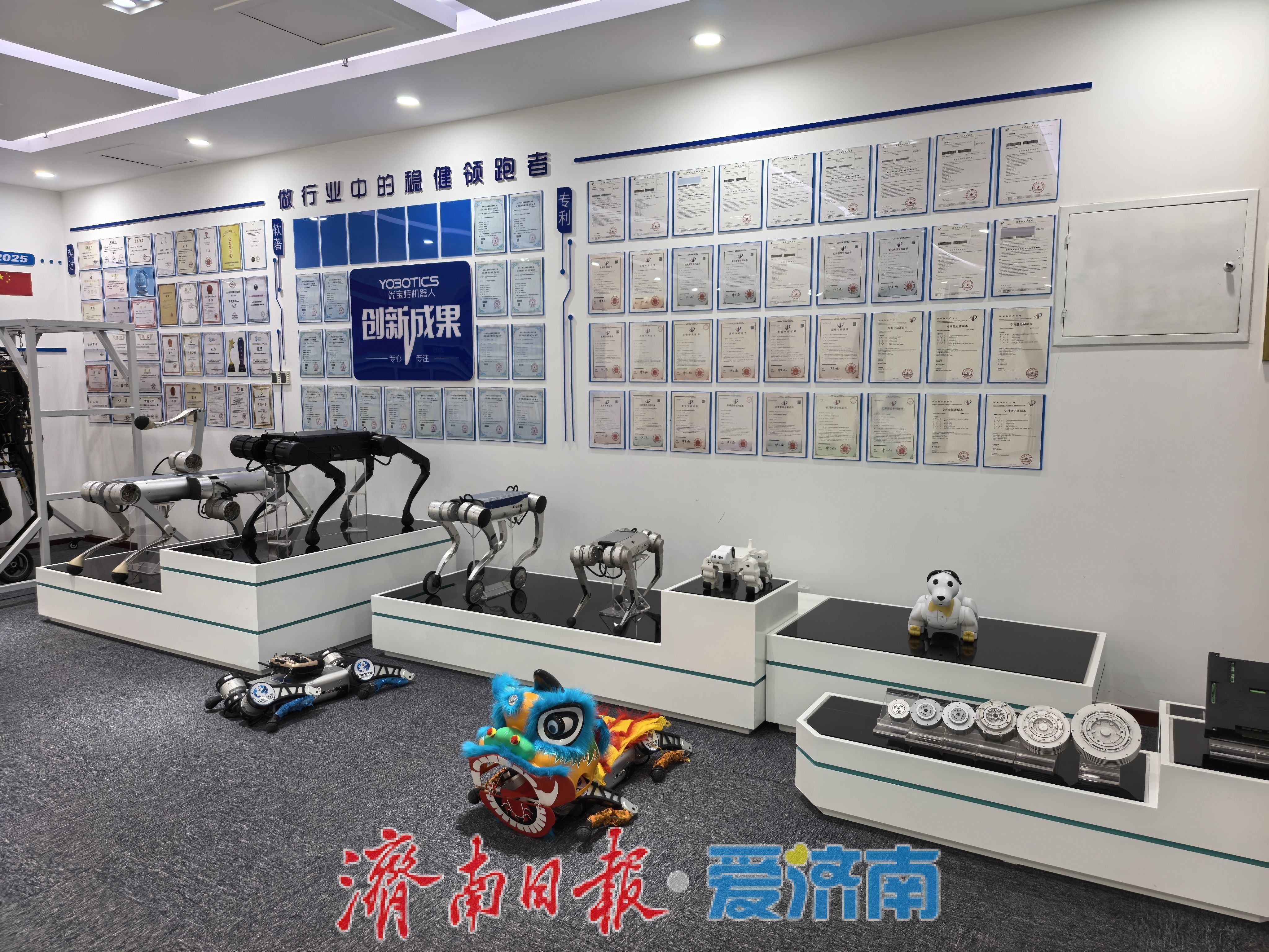 接入DeepSeek-V3模型更加“类人化” 济南制造赋能人形机器人迭代升级