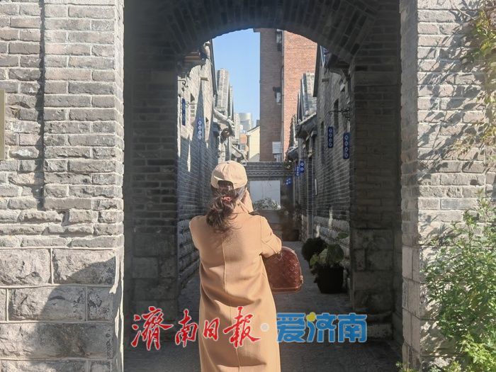 冬日暖阳点亮济南百年上新街，老城烟火与潮流气息在晴空下交融