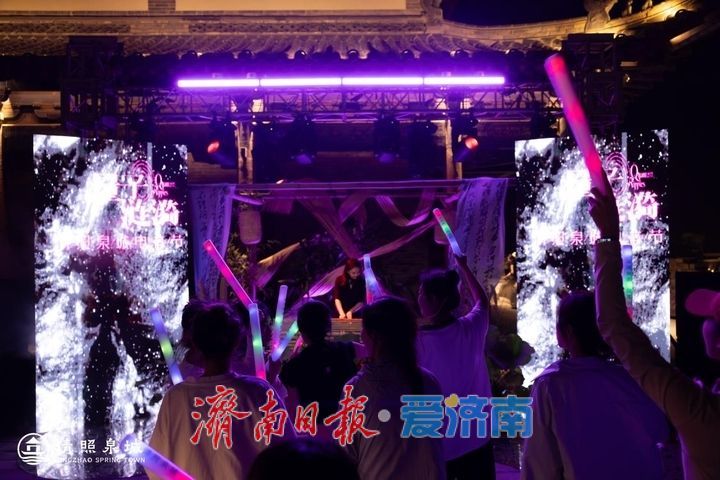 一年四季 泉在济南丨花火映泉·音律漫城——在清照泉城共赴藕花深处的夏天