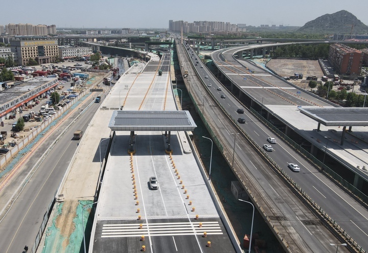 济南零点立交主线桥东向西封闭 新建匝道已临时放开通行