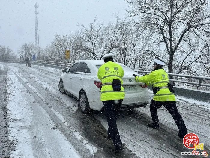 济南遭遇罕见初春特大暴雪 气象部门解析成因及影响