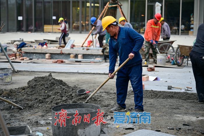 济南西城龙湖天街撤除围挡，外部环境升级即将亮相