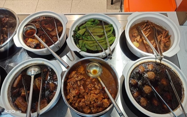 济南这家祖传三代的把子肉“火”了，店主更有多重“身份”