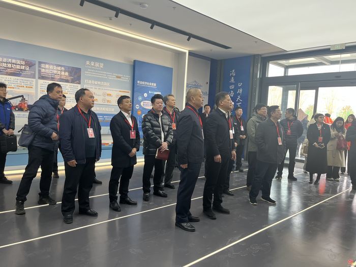 市政协开展月度商量：助推中欧班列集结中心建设