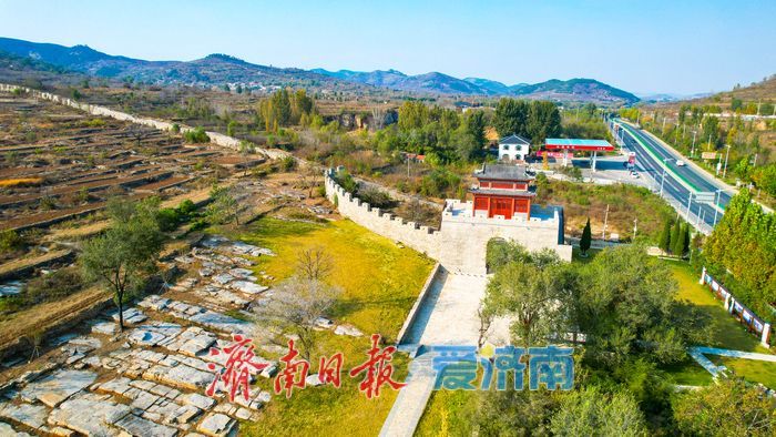 锦阳关齐长城遗址：秋日古垣映彩叶 千年雄关展新颜