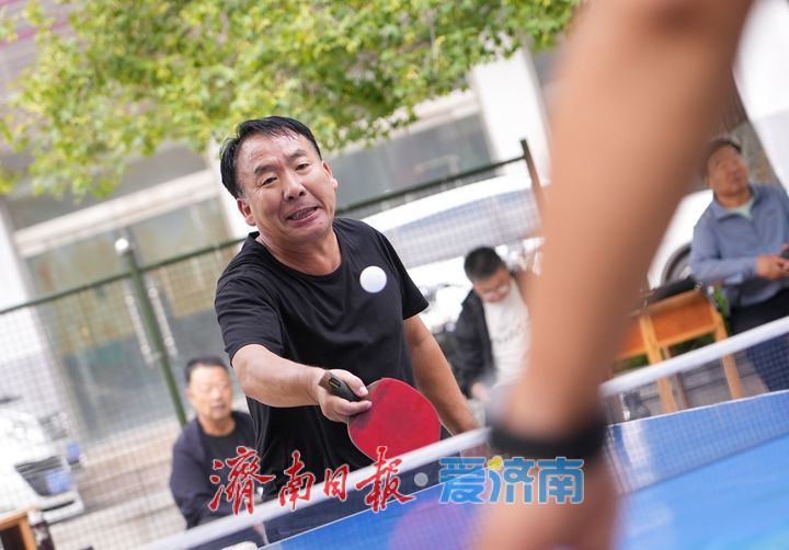 看！这场社区球赛激战正酣