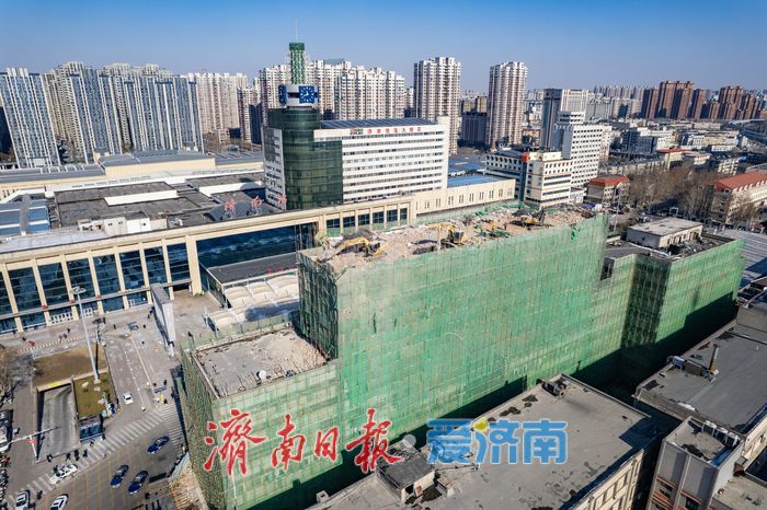 项目强省会｜天龙大厦拆除高效推进，济南站南广场改造按下“快进键”