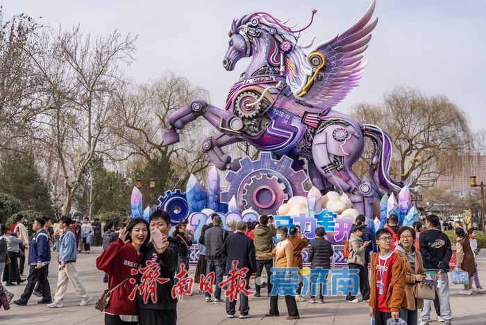 “泉”在济南过大年丨赛博年味，点亮泉城新春