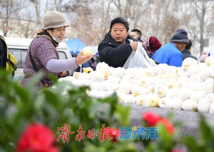 腊月年集人气旺，仲宫大集年味浓