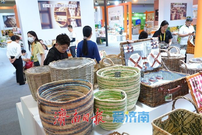 超2000家采购商、300 家企业汇聚泉城！掀起乐购外贸优品“双向奔赴”