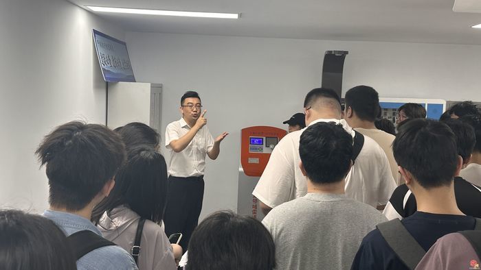 零距离感受济南公交魅力 沉浸式践行低碳理念