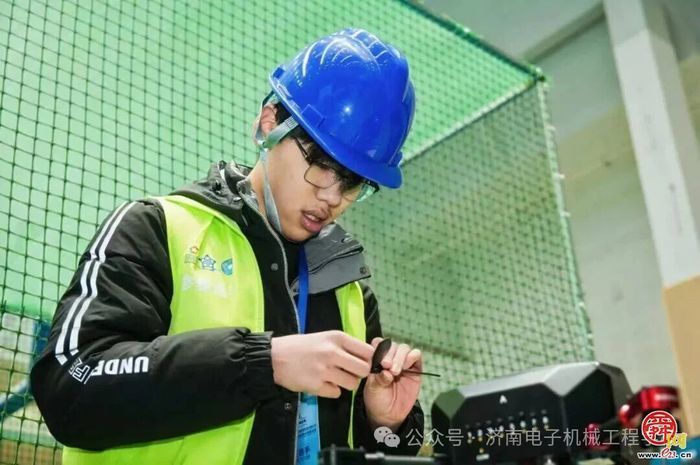 匠心筑梦 翱翔金砖之巅 —— 济南电子机械工程学校师生在国际无人机大赛斩获佳绩?