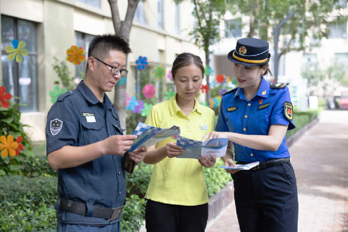 济南城管精雕市容环境，备好 “洁净答卷” 迎双节