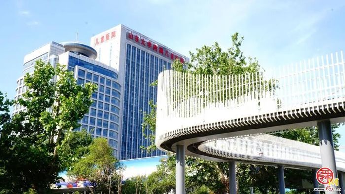 新增1600余个车位 槐苑文化体育公园地下停车场开放