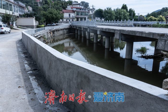 “群众身安，我才心安”——村支书李富胜在暴雨中挺起“人民至上”的坚实脊梁