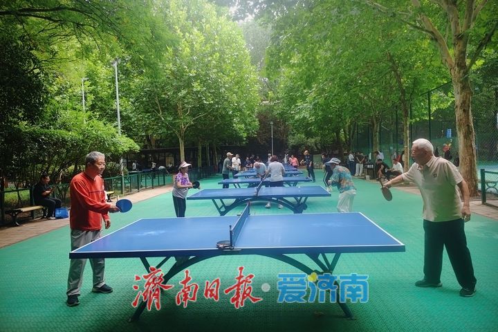 一年四季 泉在济南丨乐享秋日好时光 林间健身展活力