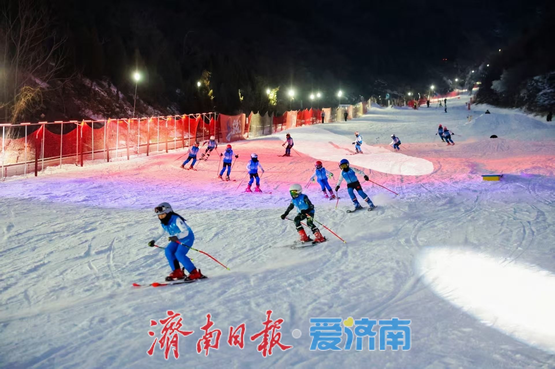 以泉为魂、以冰为媒，做好济南“冰雪+”文章