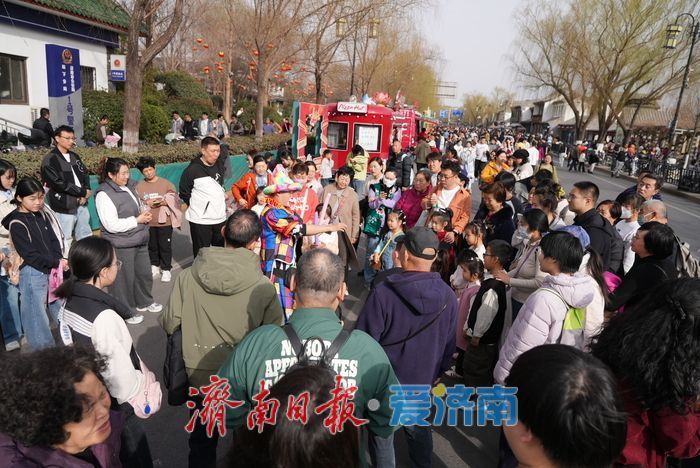 “泉”在济南过大年｜明湖市集好戏连台，文旅融合激活消费新场景