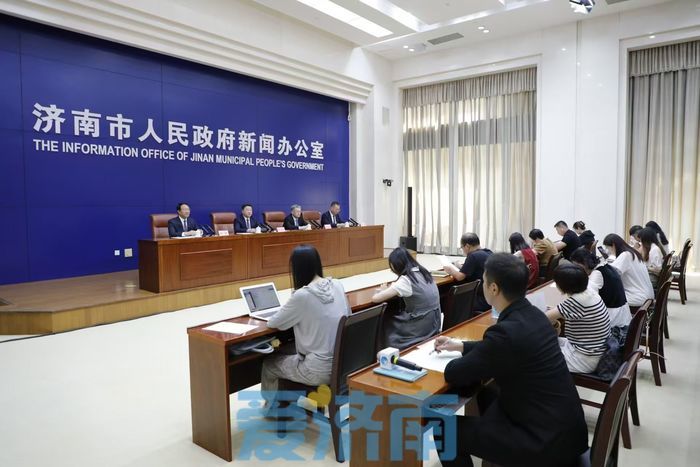与华为合作正式签约，济南人工智能计算中心上线运行