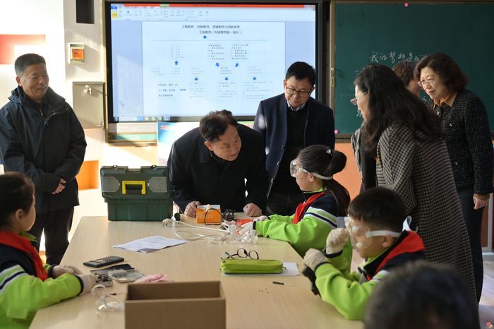 百年积淀育桃李 生命正燃启新程——纬二教育集团第六届创新项目阶段性成果研讨（纬二校区专场）暨济南市纬二路小学建校105周年纪念活动成功举行