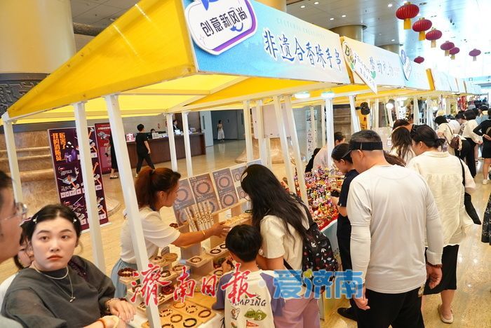 “潮”起来！非遗文创产品受青睐