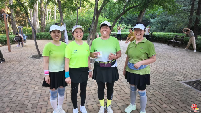 济南的清晨到深夜，人们都在哪“挥汗”？——2026全民健身日记者街头采访实录