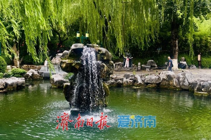 济南五龙潭“月牙飞瀑”盛景在线已超310天