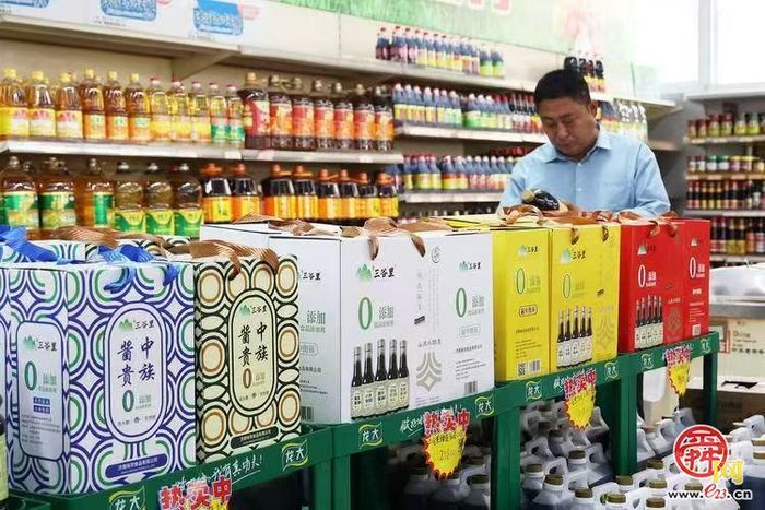 一城山色有滋有味，酱心传承非遗添香！北明“三谷里”亮相垛庄百峪大顶登山嘉年华