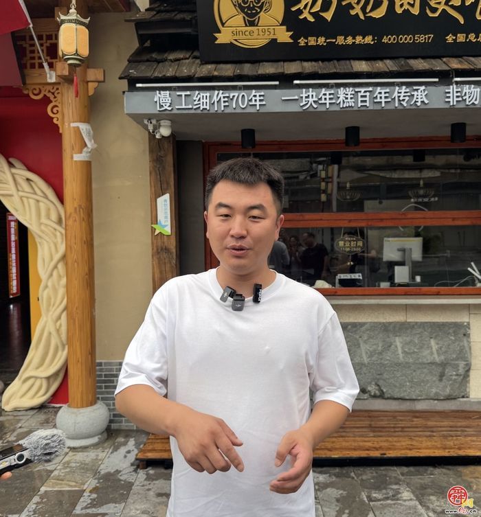 从“党建空白”到“红色引擎”：济南一位社区书记与商圈的十二年蝶变