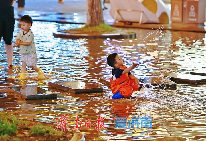 清凉戏水乐享夏日