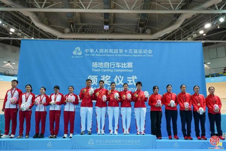 济南姑娘王晓月助山东队获十五运会场地自行车女子团体追逐赛银牌