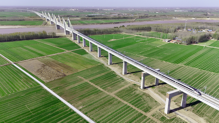 济郑高铁每天2.2万人出行，济南高铁运营里程跃居全省第一