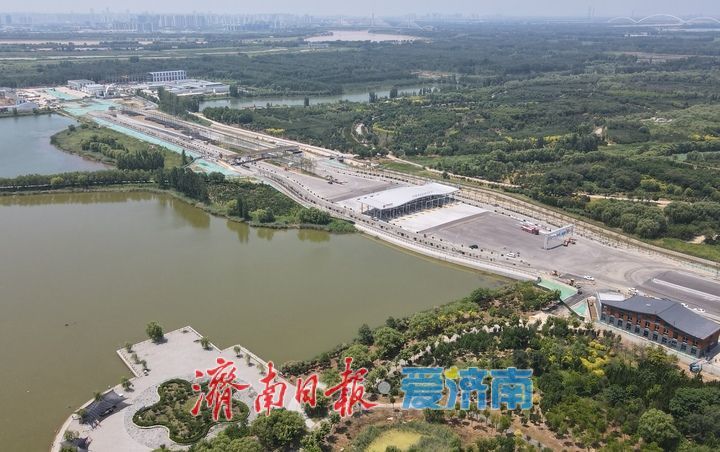 完成隧道全域沥青铺设，济南黄岗路黄河隧道主体路面全面成型