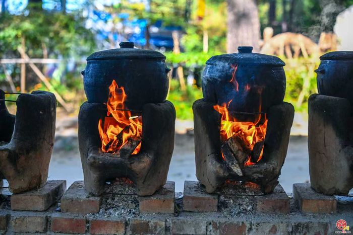 春风入寨花正好，石崮寨春日踏青漂流一站式打卡