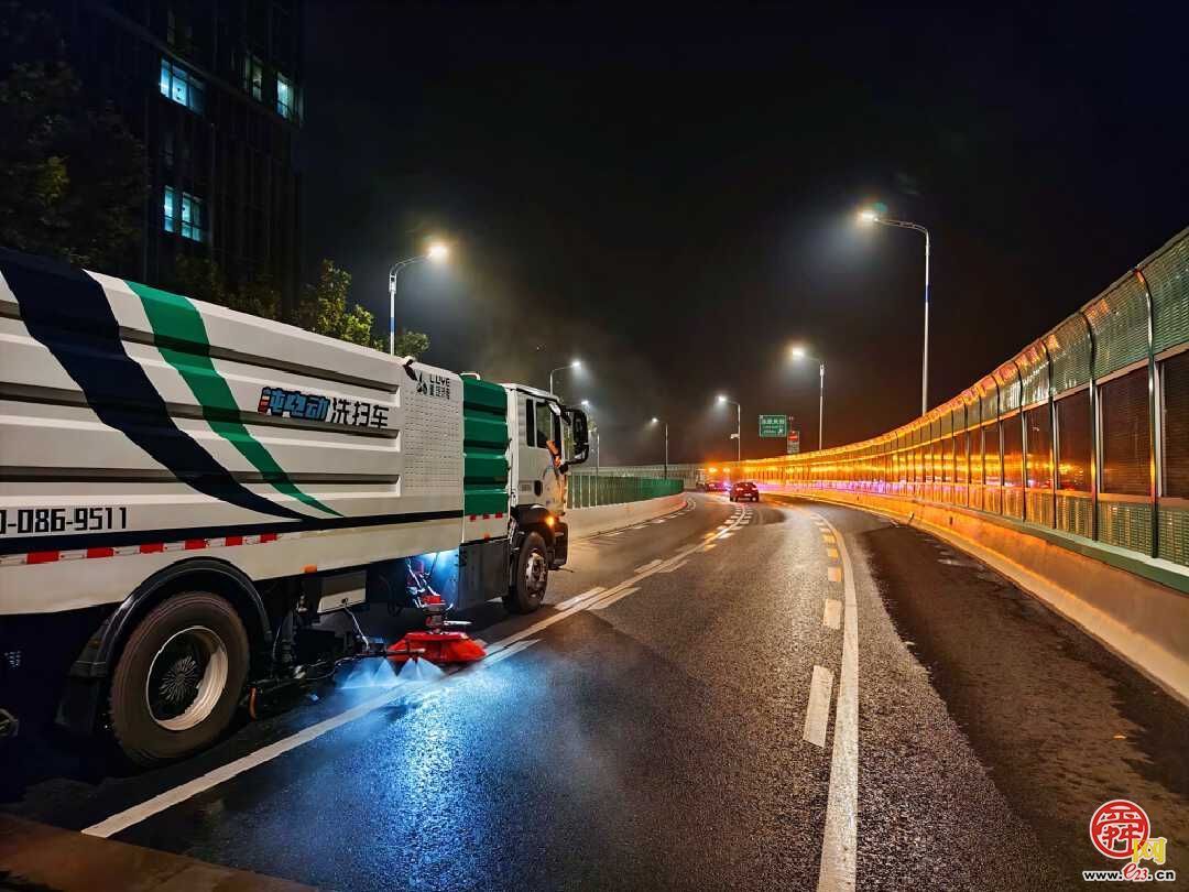 济南城管精雕市容环境，备好 “洁净答卷” 迎双节