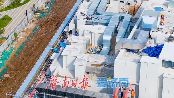 建筑垃圾“飞天”运走！龙湖济南西城天街启用无人机助力项目收尾