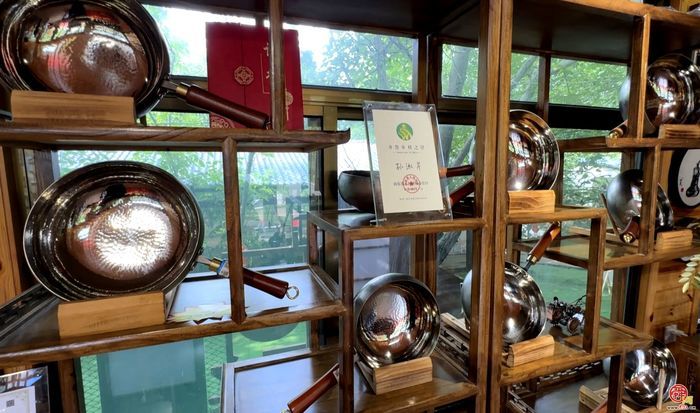 铁锤打了150年，济南章丘孙铁匠铺的敲打声依旧在响……